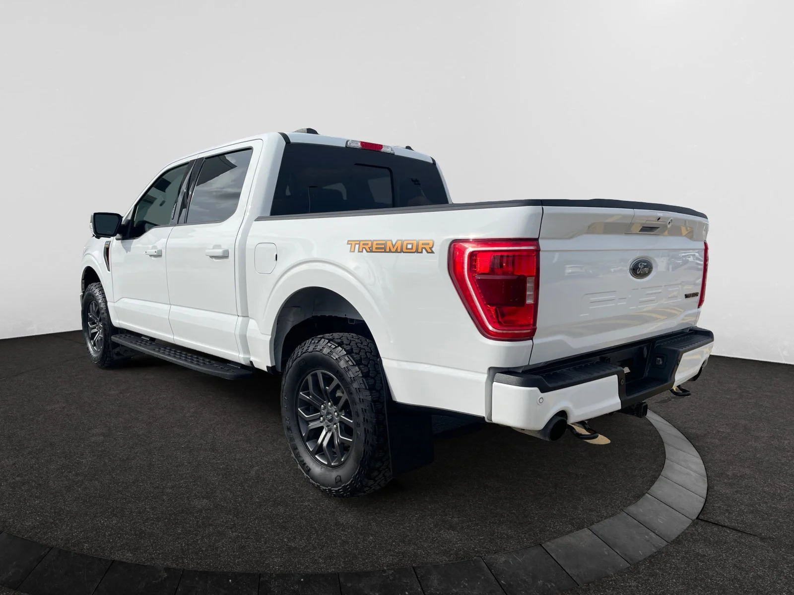 Used 2023 White Ford TREMOR SuperCrew image 3
