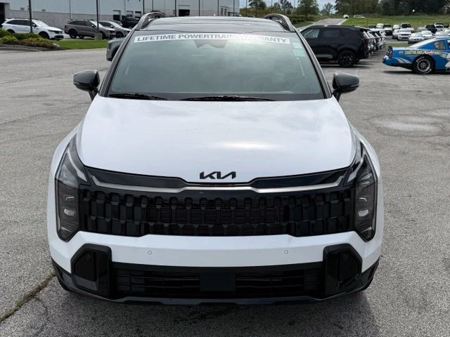 New 2027 Glacial White Pearl / Black Ro Kia X-Line image 2