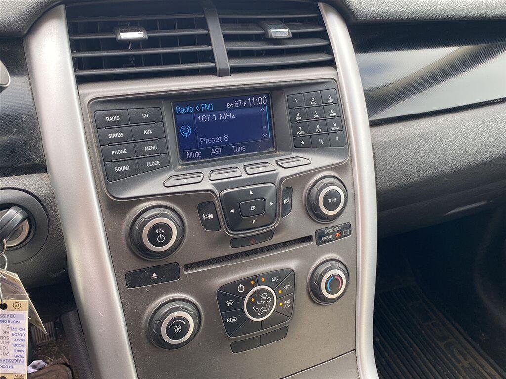 Used 2013 Tuxedo Black Metallic Ford SE image 4
