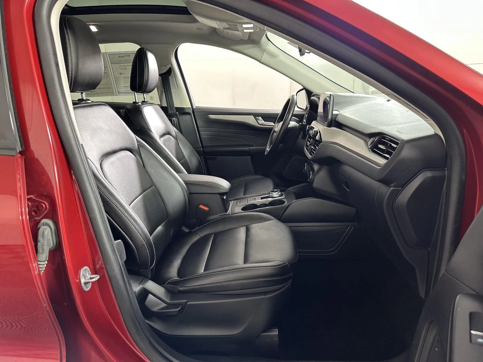 Used 2022 Rapid Red Metallic Tinted Clearcoat Ford SEL image 24