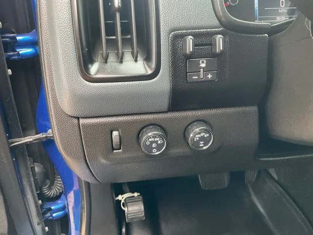 Used 2018 Blue Chevrolet Z71 image 8