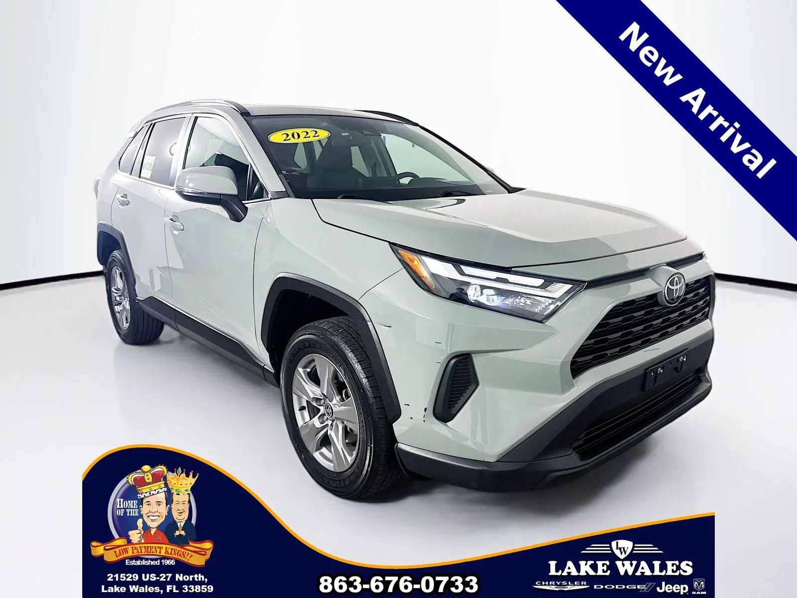 Certified Used 2022  Toyota XLE image 1