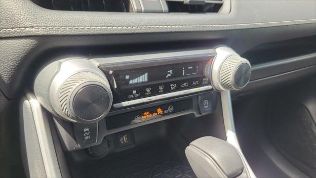 Certified Used 2024 MAGNETIC GRAY MET. Toyota  image 17