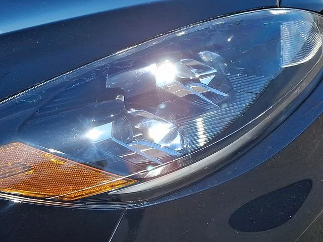 Certified Used 2022 Black Metallic Ford SE image 9