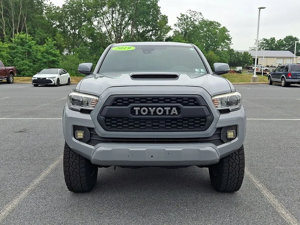 Used 2019  Toyota TRD Sport image 2