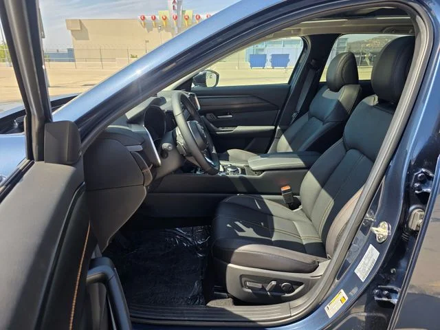 2025 Mazda CX-50 Premium - Photo 17