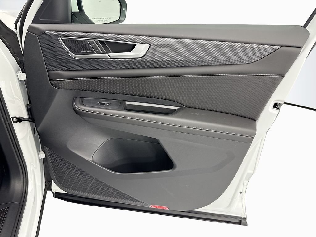 New 2026 Opal White Pearl Volkswagen SEL Premium R-Line image 24
