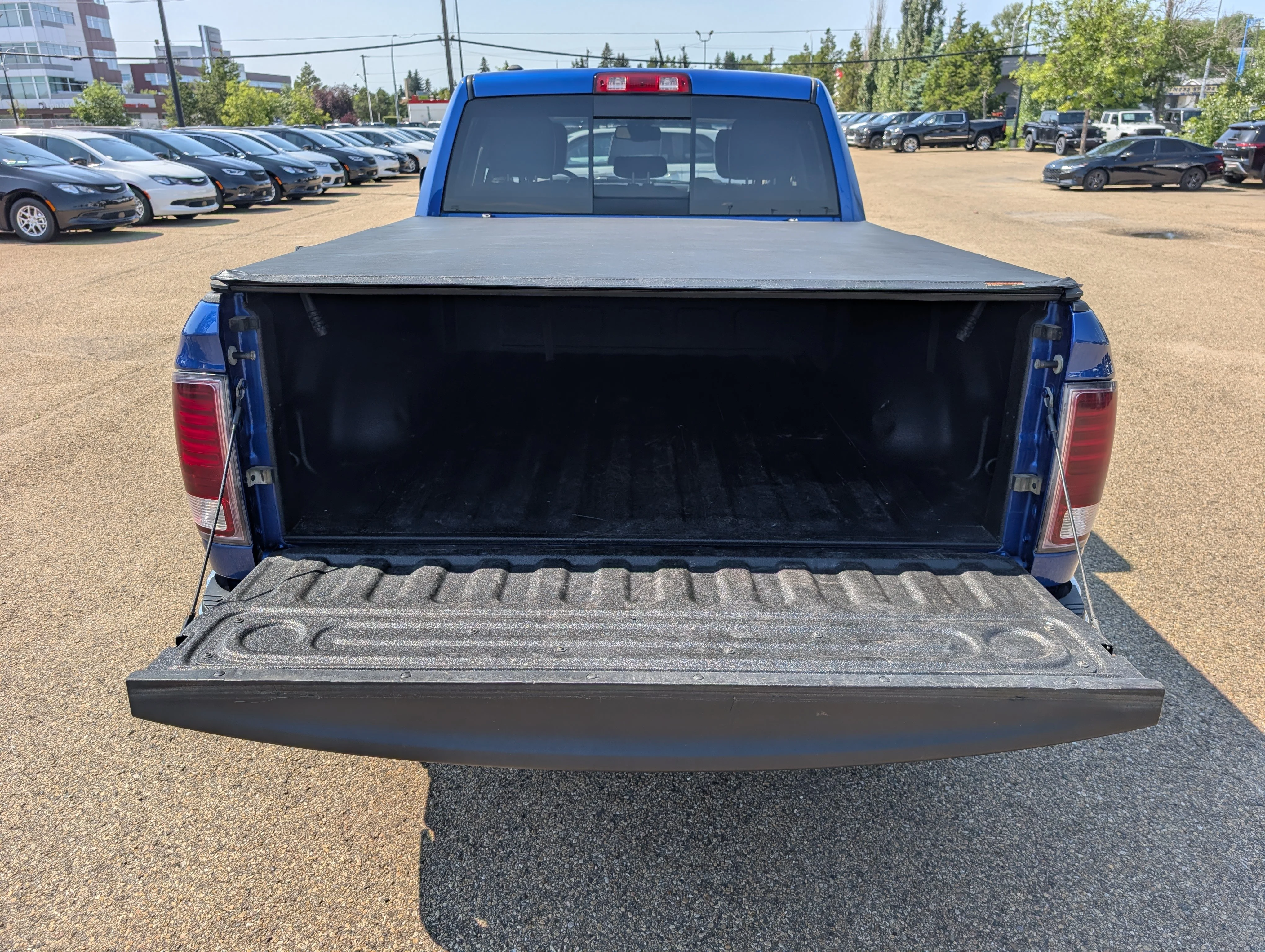 Used 2016 Blue Streak Pearl Ram Laramie image 6