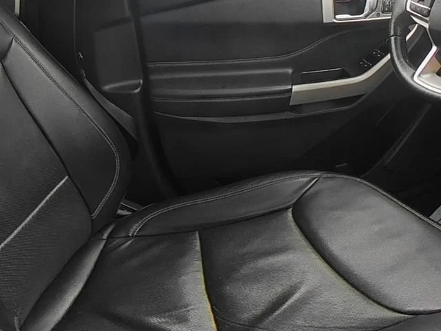 Used 2021 White Ford Limited image 37