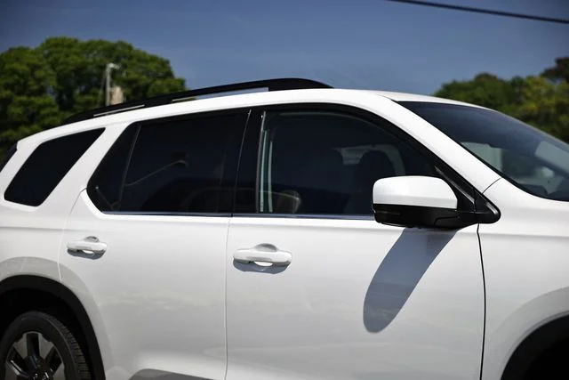 New 2026 Platinum White Pearl Honda Touring image 17