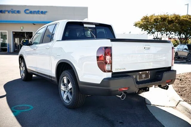 New 2026 Platinum White Pearl Honda RTL image 9