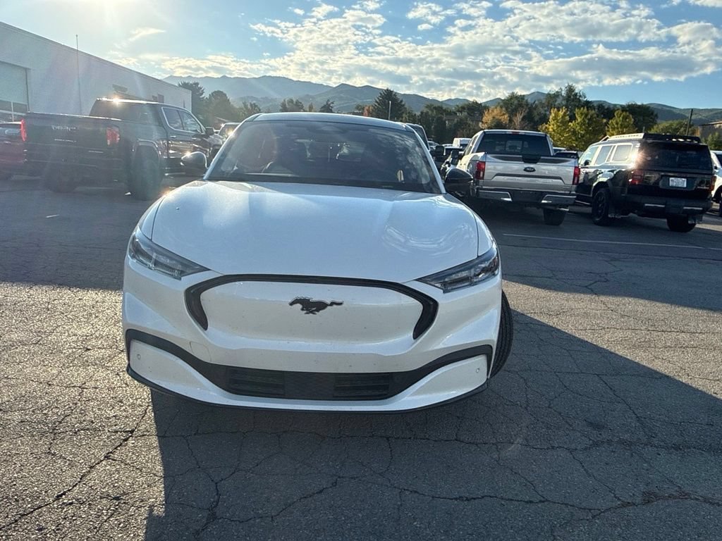 Used 2023 White Metallic Ford Premium image 13