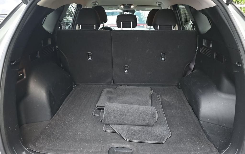Used 2024 Silver Hyundai SEL image 8