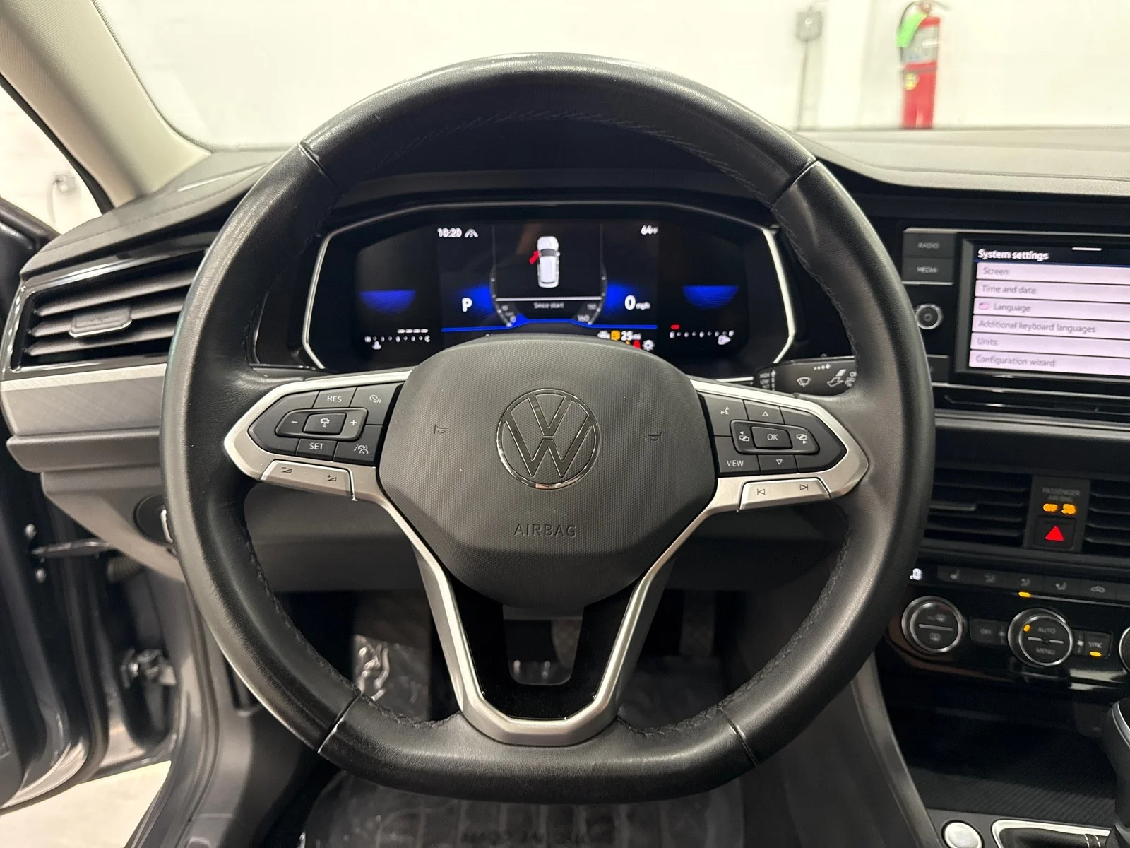Used 2024 Platinum Gray Metallic Volkswagen SE image 26