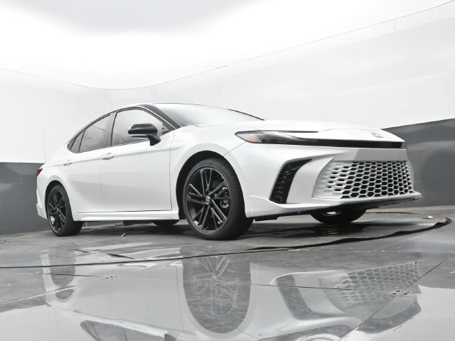 New 2026 Wind Chill Pearl/Black Toyota XSE image 23