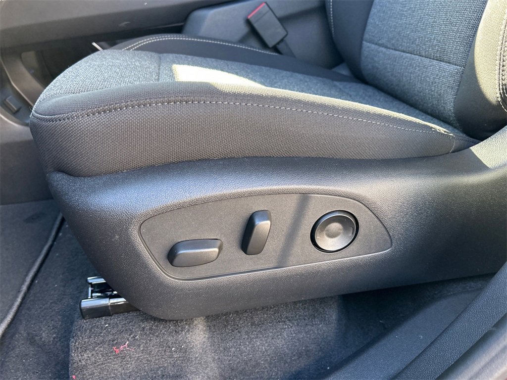 2026 GMC ACADIA - Image 15