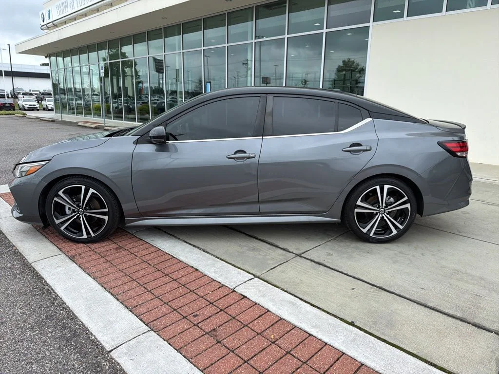 Used 2021 Gray Nissan SR image 3