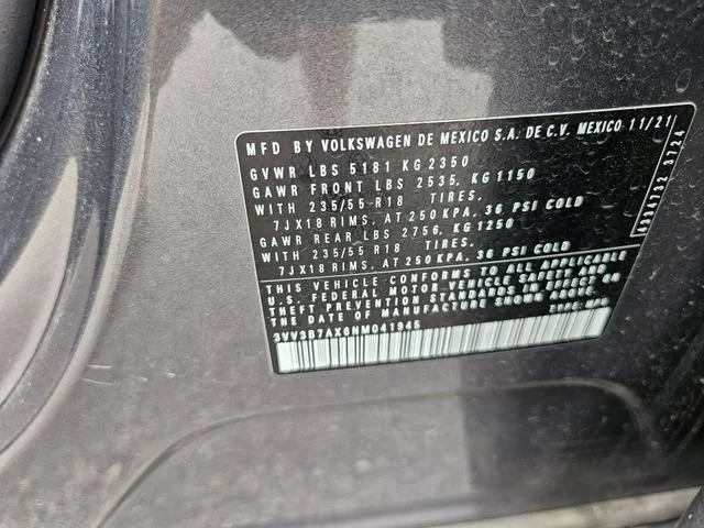 Used 2022 Black Volkswagen SE image 32