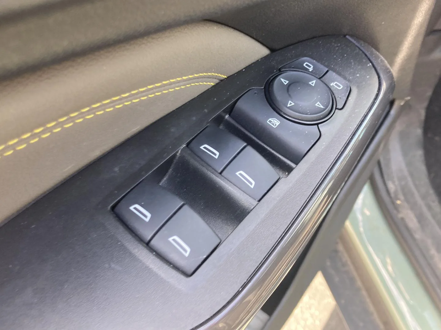 Used 2024 Cacti Green Chevrolet ACTIV image 12