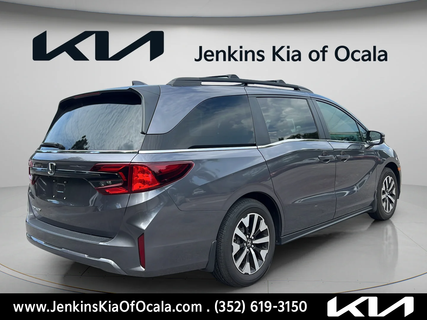 Used 2025 Gray Honda EX-L image 3