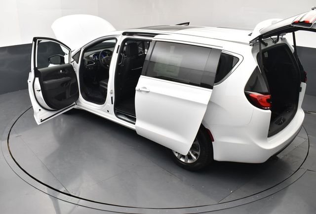 2026 Chrysler Pacifica Select - Photo 28