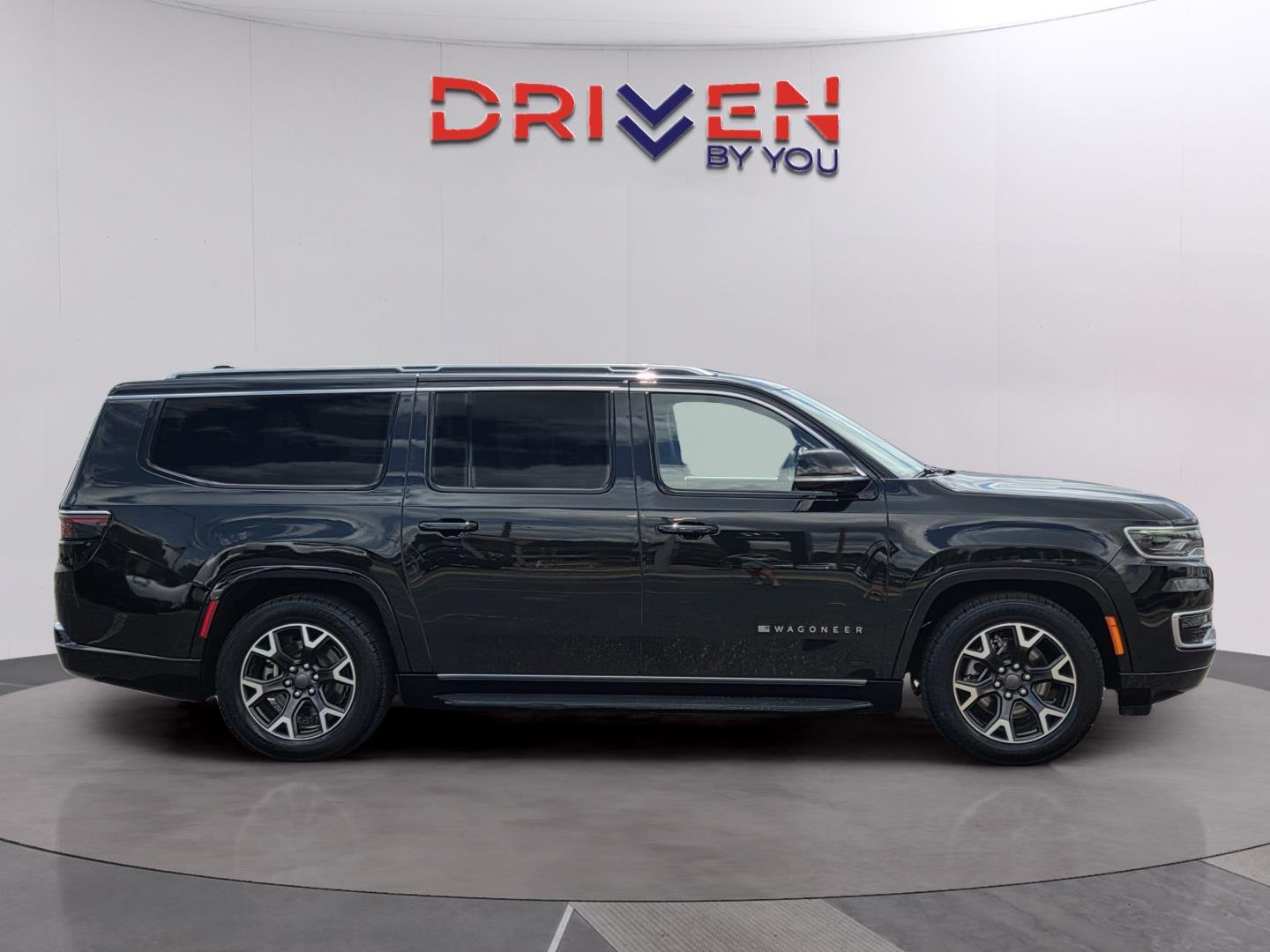 Used 2024 Diamond Black Crystal Pearlcoat Jeep Series III image 6