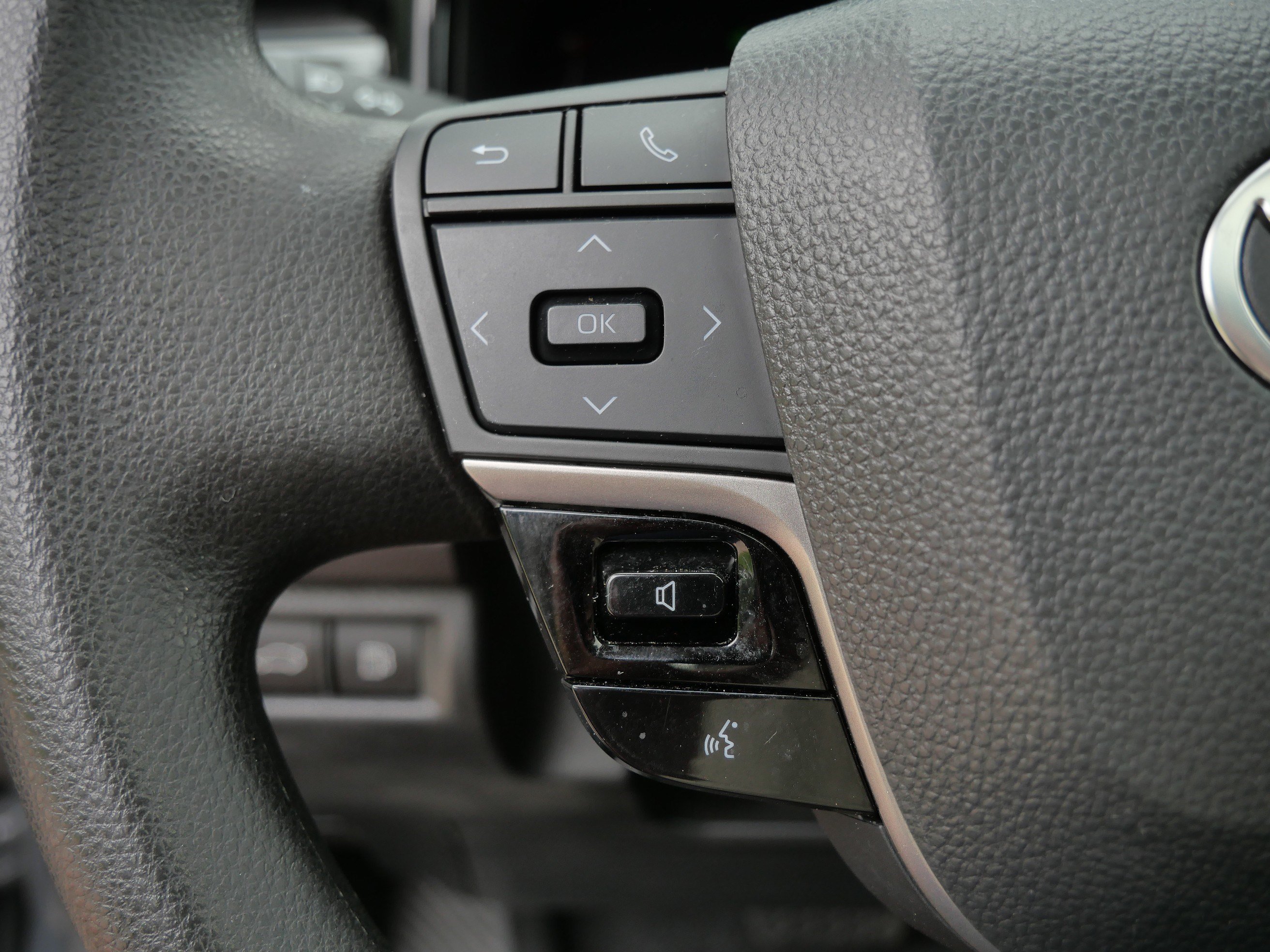 Certified Used 2025 Underground Toyota LE image 28