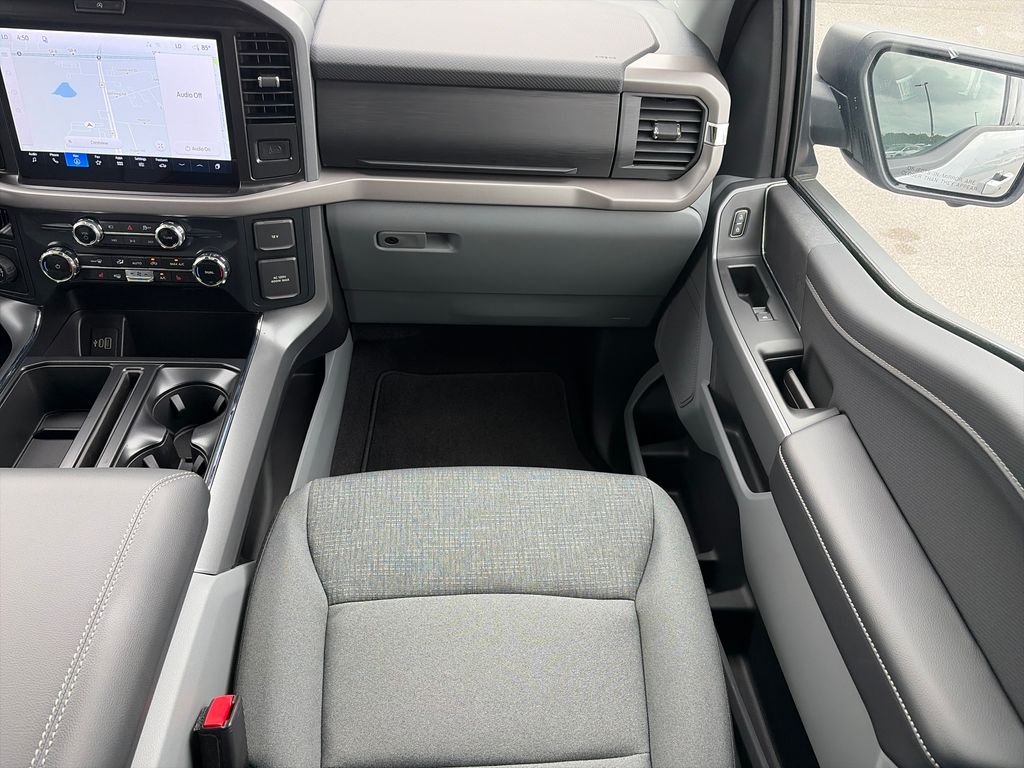 New 2026 Iconic Silver Metallic Ford XLT image 8