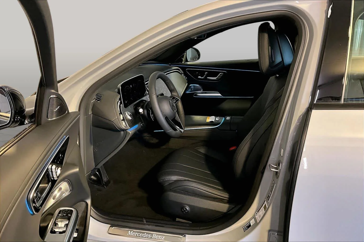 New 2026 MANUFAKTUR Alpine Grey Mercedes-Benz E 350 image 13