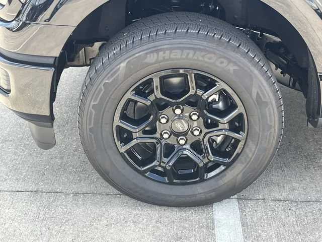 New 2026 Agate Black Metallic Ford XLT image 22