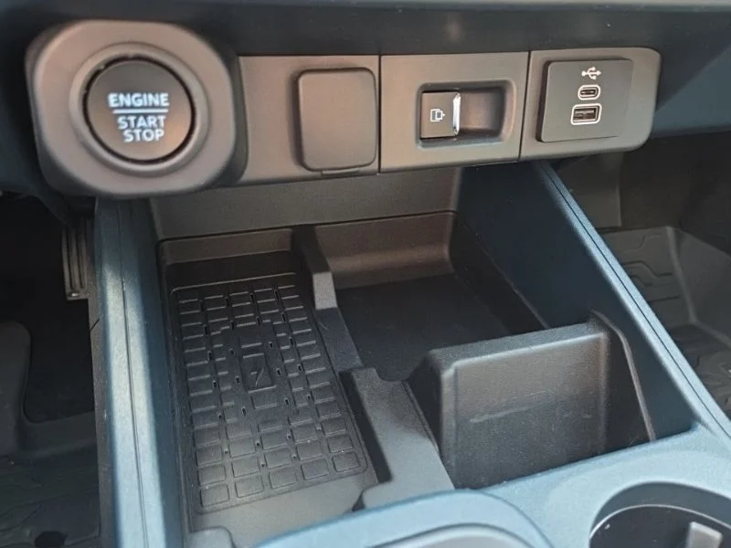 Used 2025 Gray Ford Lobo High image 37