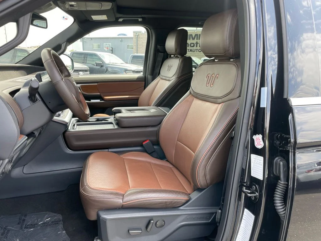 Used 2025 Black Metallic Ford King Ranch image 7