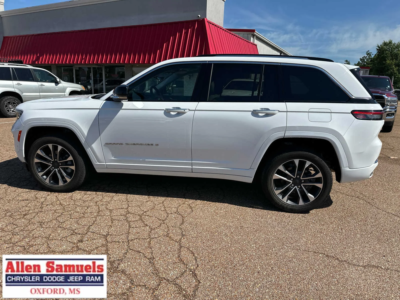 Used 2023 Bright White Clearcoat Jeep Overland image 6