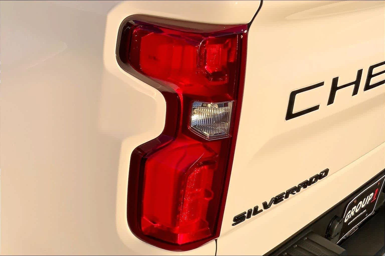 Used 2024 Summit White Chevrolet RST image 25