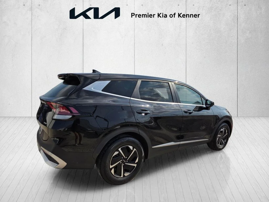Used 2023 Black Kia LX image 5