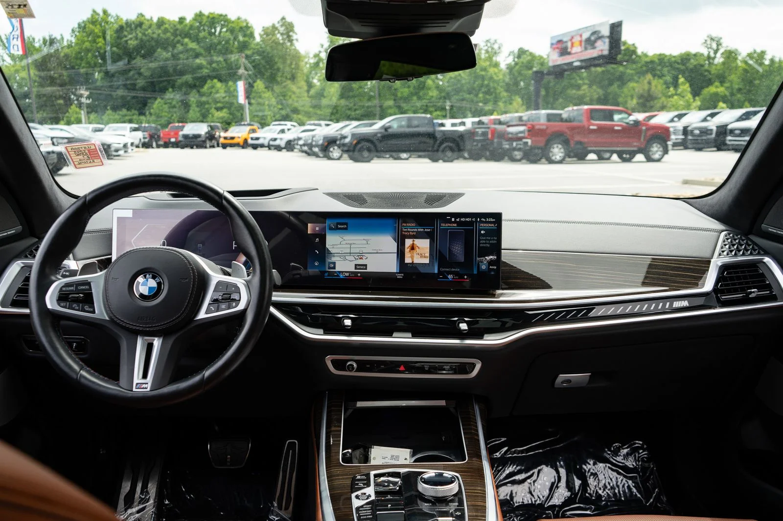 Used 2023 Gray BMW M60i image 38