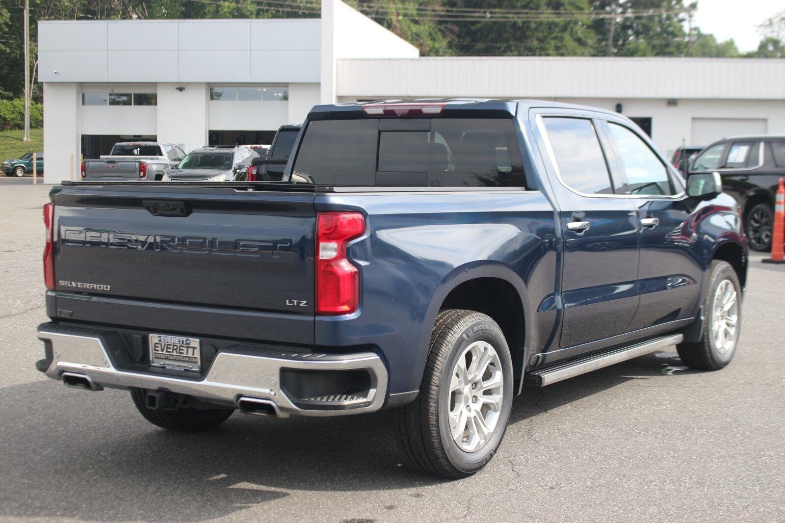 Used 2022 Northsky Blue Metallic Chevrolet LTZ image 7