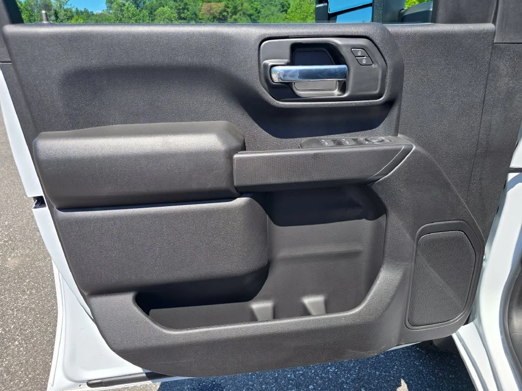 New 2026 White Chevrolet Custom image 36