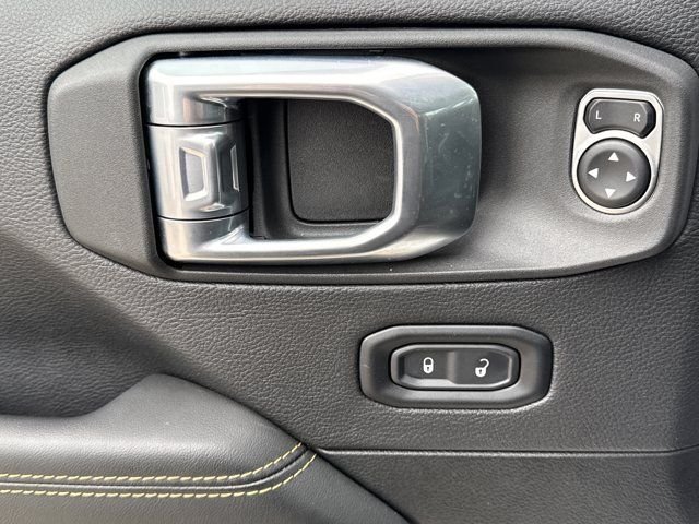 2025 Jeep Wrangler 4-Door Sahara - Photo 15