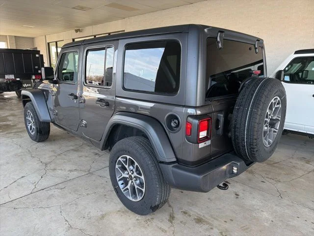 New 2024 Granite Crystal Metallic Clear-Coat Exterior Paint Jeep Sport S image 3