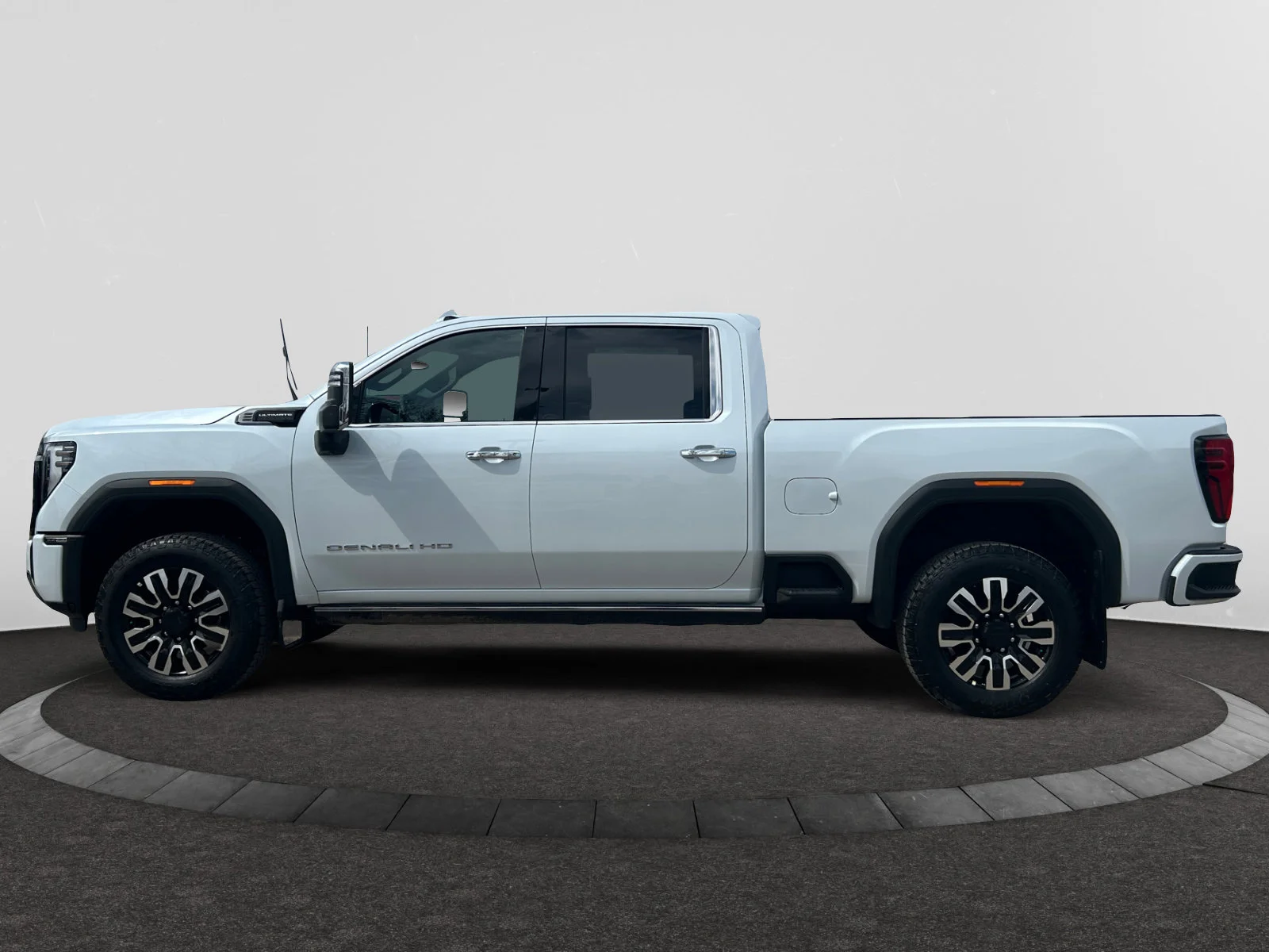 New 2026 Glacier White Tricoat GMC Denali Ultimate image 2