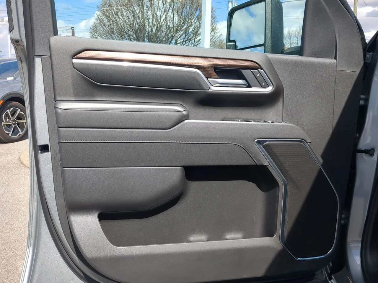 New 2026 Sterling Gray Metallic Chevrolet LT image 23