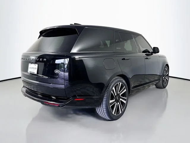 Used 2023 Black Land Rover SE image 5