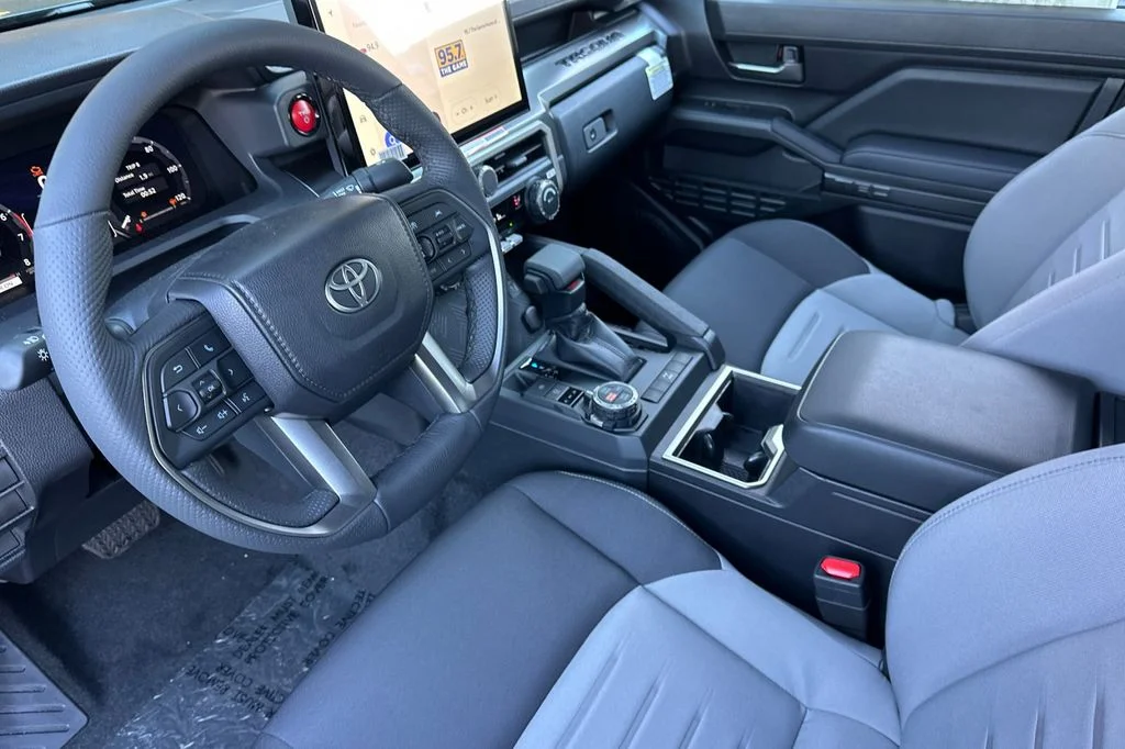 2025 Toyota Tacoma TRD Off Road - Photo 10