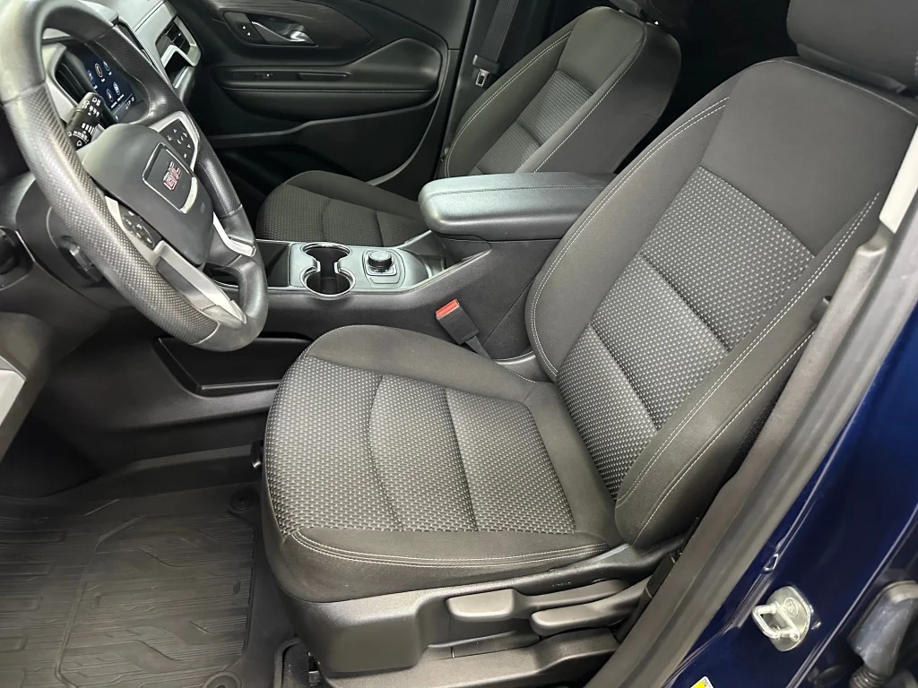 Used 2023 Marine Metallic GMC SLE image 5