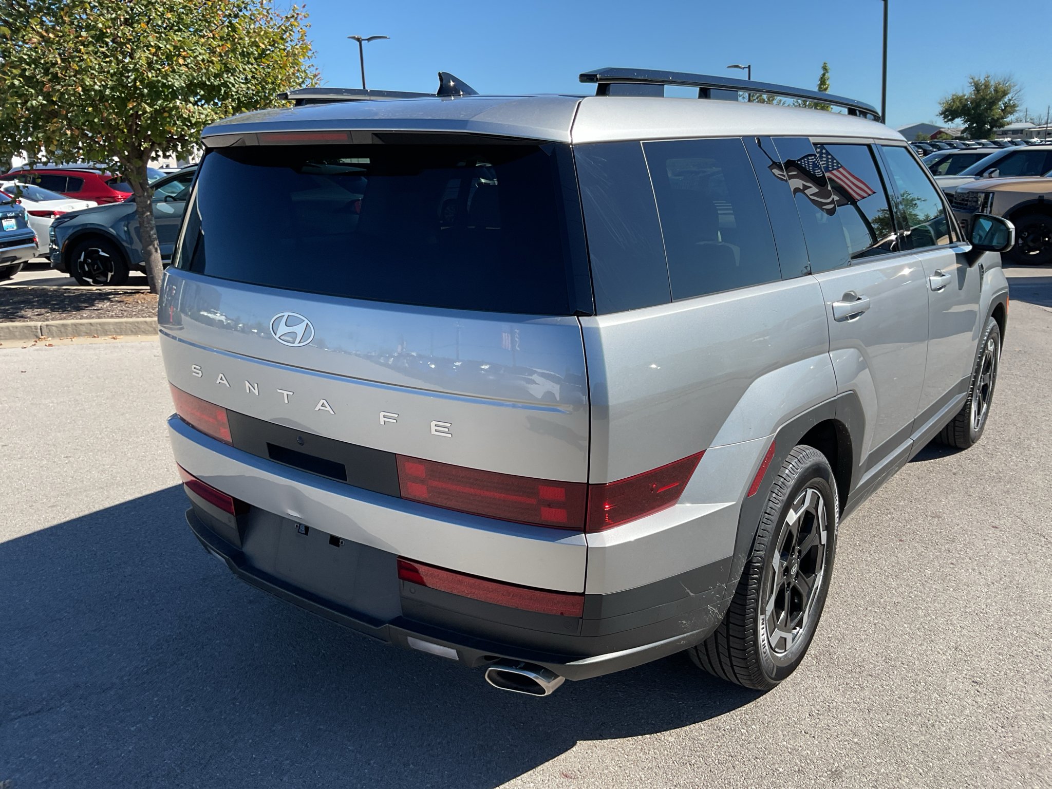 Used 2024 Shimmering Silver Hyundai SEL image 9