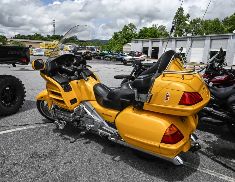 Used 2002 YELLOW Honda®  image 3