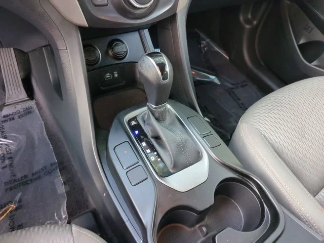 Used 2018 Silver Hyundai SE image 24
