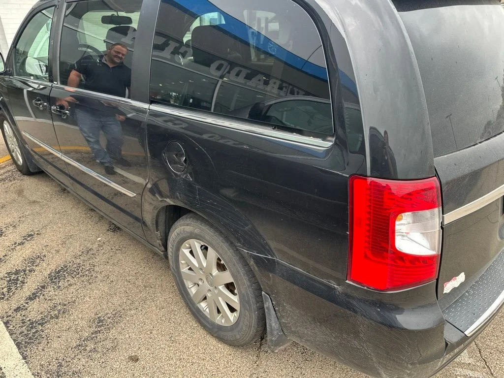 Used 2014 Black Chrysler Touring image 2