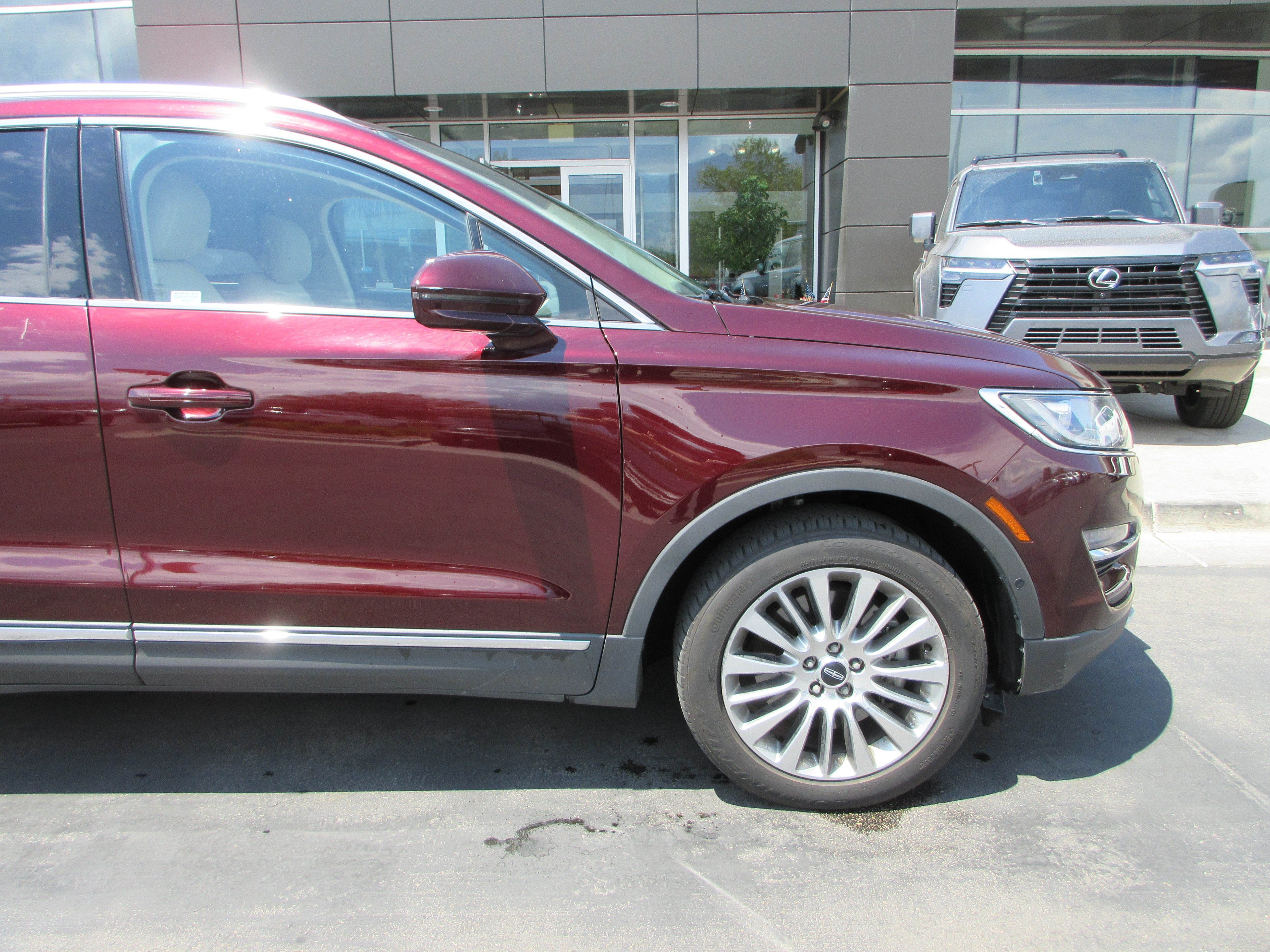 Used 2016 Burgundy Velvet Metallic Tinted Clearcoat Lincoln Reserve image 13